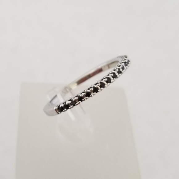 18k White Gold Pave Band - Picture 5 of 8